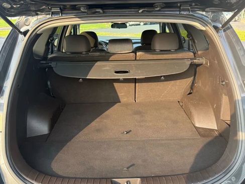 Used 2020 Hyundai Santa Fe SE image 28