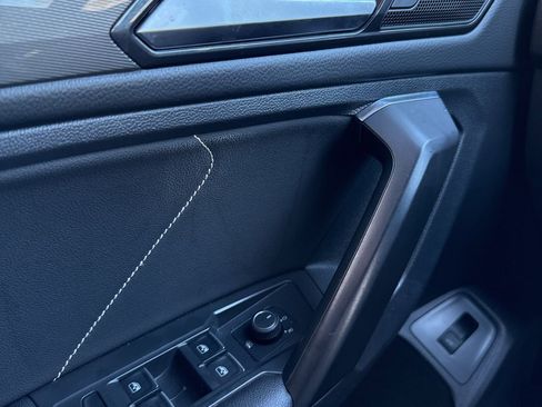 Used 2022 Volkswagen Tiguan SE R-Line image 16