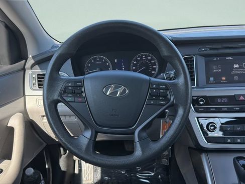 Used 2017 Hyundai Sonata SE FWD image 16