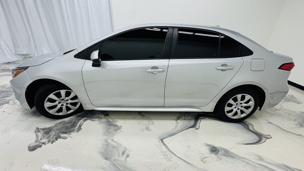 Used 2021 Toyota Corolla LE FWD image 5