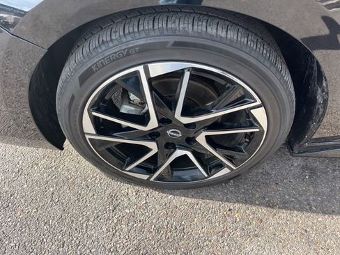 Used 2025 Nissan Sentra SR image 19