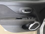 Used 2021 Jeep Renegade Latitude FWD image 9