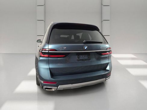 Used 2024 BMW X7 xDrive40i w/ Premium Package AWD/4WD image 4