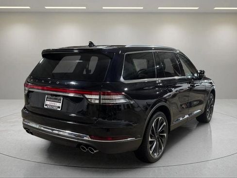 Certified 2024 Lincoln Aviator Reserve w/ Equipment Group 201A image 3