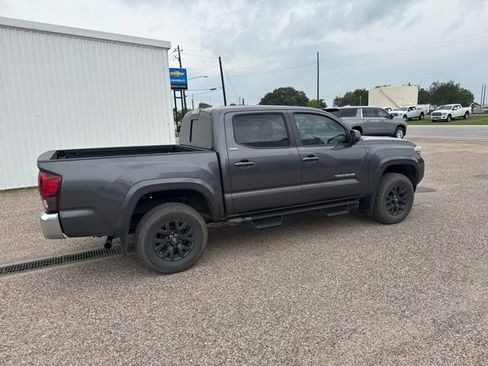 Used 2021 Toyota Tacoma SR5 RWD image 6