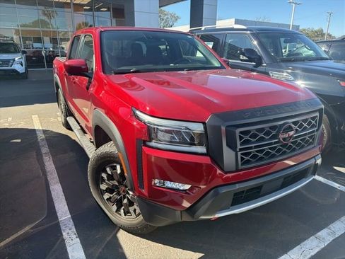 Used 2022 Nissan Frontier Pro-X image 2