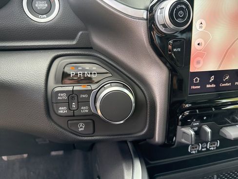 New 2026 RAM 1500 4x4 Crew Cab image 15