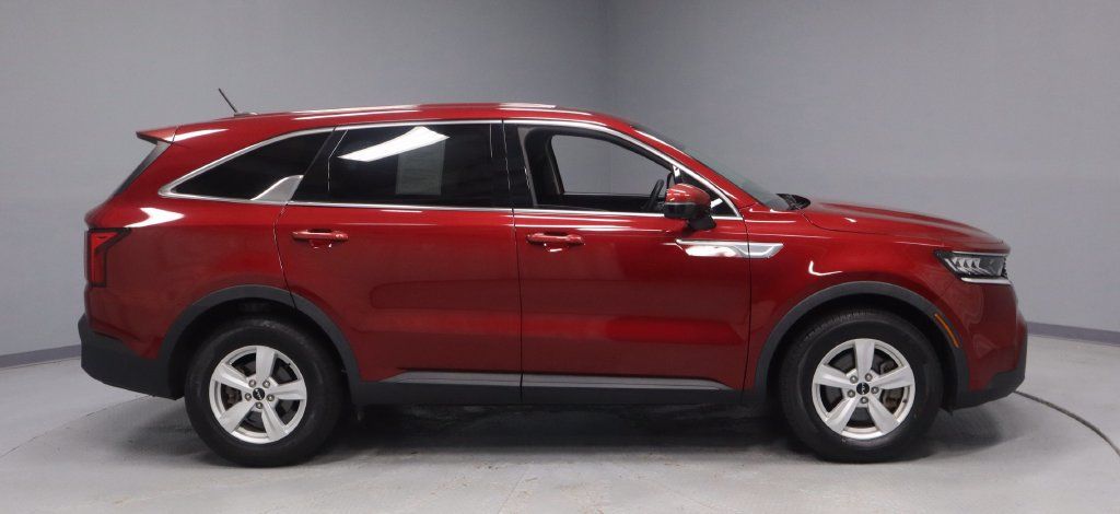 Used 2023 Kia Sorento LX FWD image 10