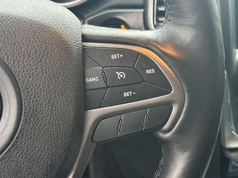 Used 2018 Jeep Grand Cherokee Altitude image 26