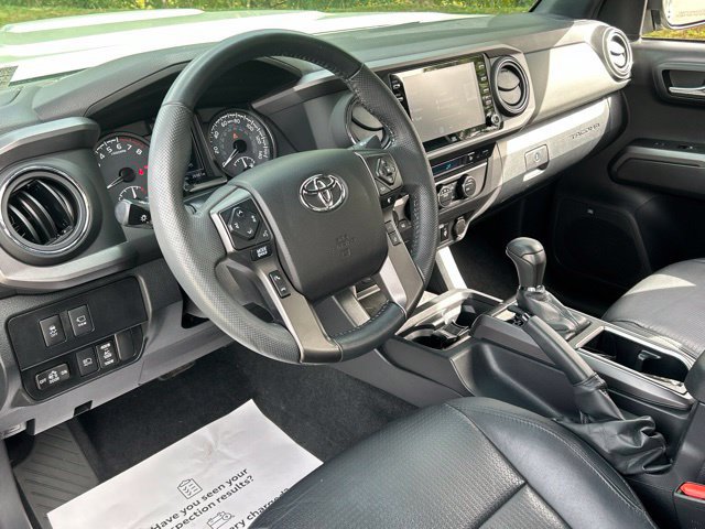 Used 2022 Toyota Tacoma TRD Sport w/ TRD Premium Sport Package AWD/4WD image 26