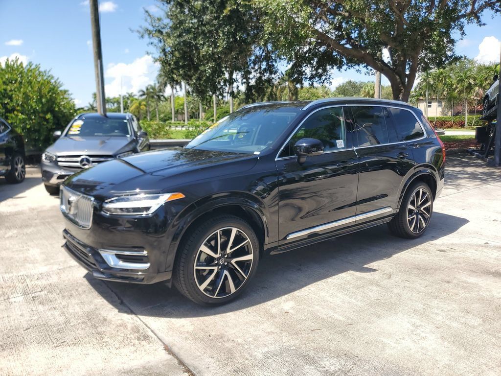 Certified 2024 Volvo XC90 B5 Plus w/ Protection Package Premier AWD/4WD image 3