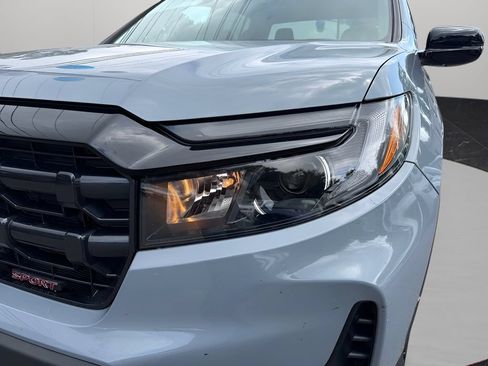 Used 2024 Honda Ridgeline Sport image 9