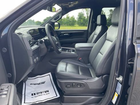 Used 2025 Chevrolet Tahoe Z71 AWD/4WD image 13