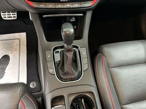 Used 2018 Hyundai Elantra GT Sport FWD image 17