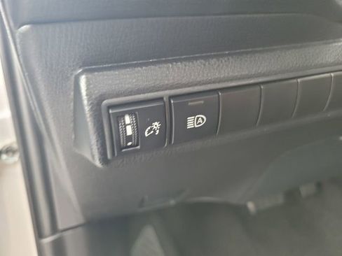 Used 2023 Toyota Corolla LE image 19