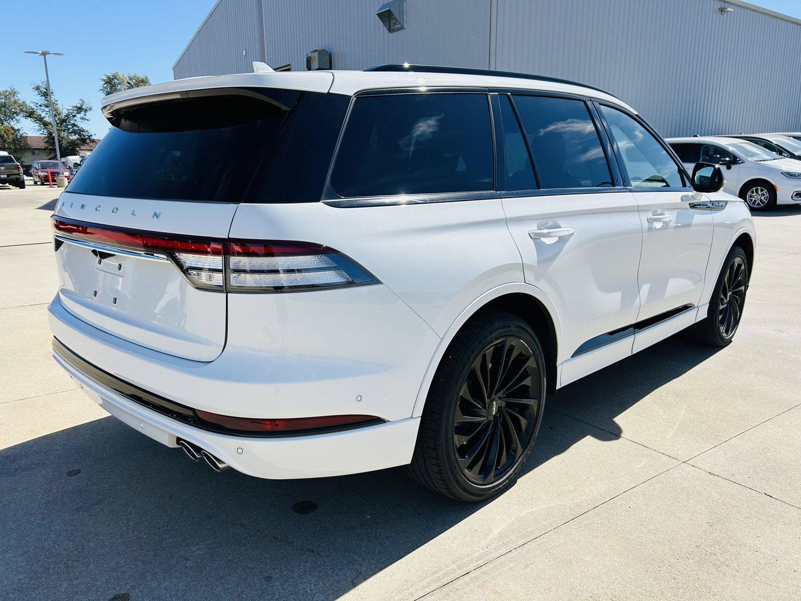 Used 2023 Lincoln Aviator Reserve w/ Equipment Group 201A AWD/4WD image 47