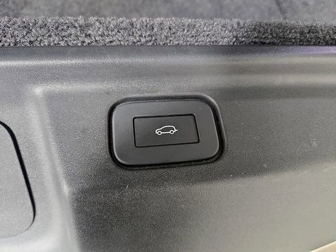Used 2023 Land Rover Range Rover Long Wheelbase SE AWD/4WD image 30