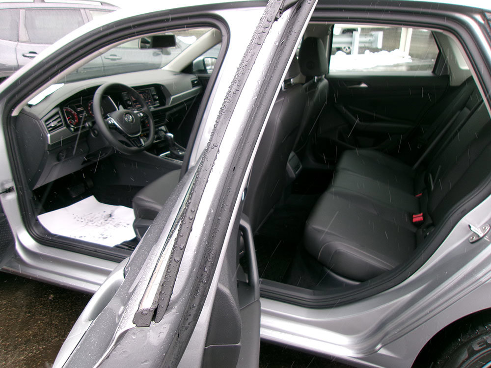 Used 2020 Volkswagen Jetta SE w/ SE Cold Weather Package FWD image 12