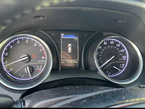 Used 2019 Toyota Camry SE image 4