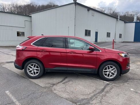 Used 2024 Ford Edge SEL image 4