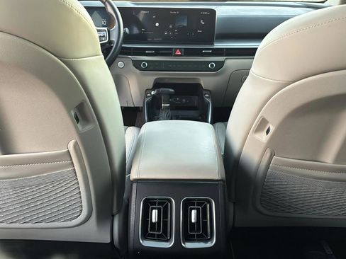 Used 2024 Kia Sorento EX w/ Panoramic Sunroof Package image 26