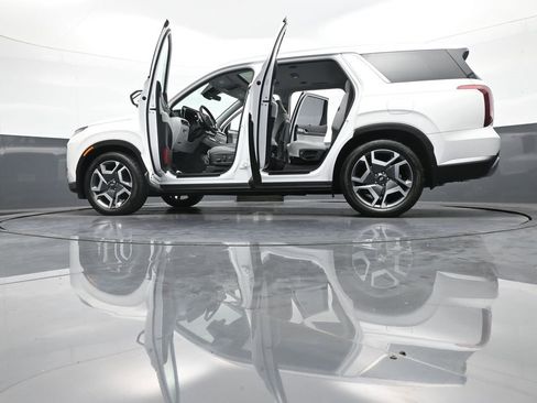 Used 2023 Hyundai Palisade SEL image 51