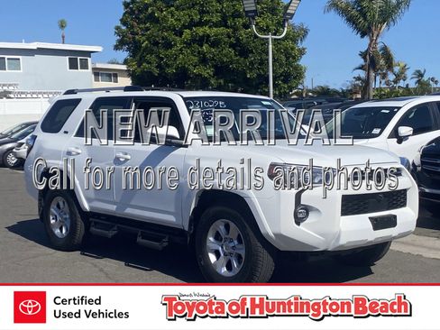 Used 2023 Toyota 4Runner SR5 Premium w/ Moonroof Package RWD image 1