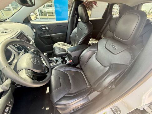 Used 2023 Jeep Cherokee Altitude Lux image 12