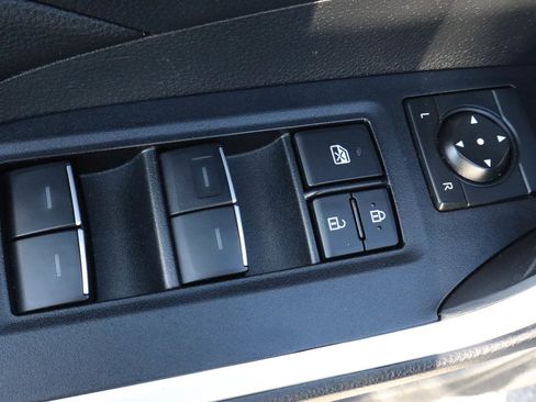 Used 2025 Toyota RAV4 XLE AWD/4WD image 14