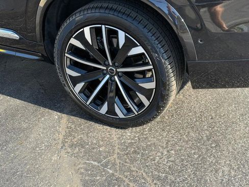 Certified 2025 Volvo XC90 B6 Plus image 8