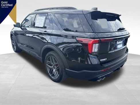 Used 2025 Ford Explorer ST image 6