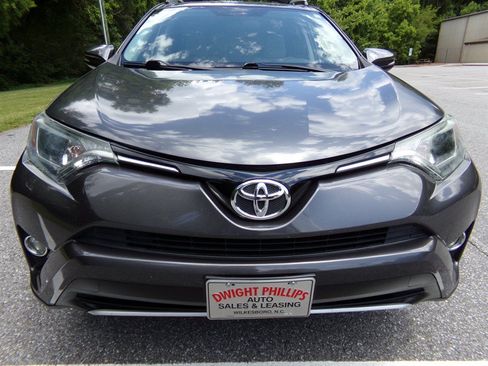 Used 2016 Toyota RAV4 XLE FWD image 3