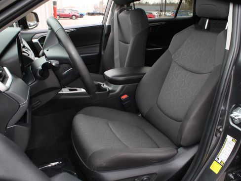 Used 2024 Toyota RAV4 XLE w/ Convenience Package image 17