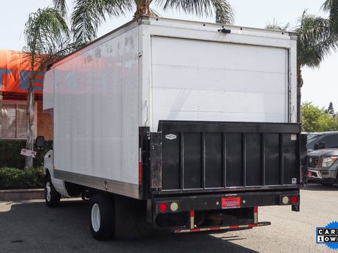 Used 2018 Ford E-350 and Econoline 350 Super Duty image 6