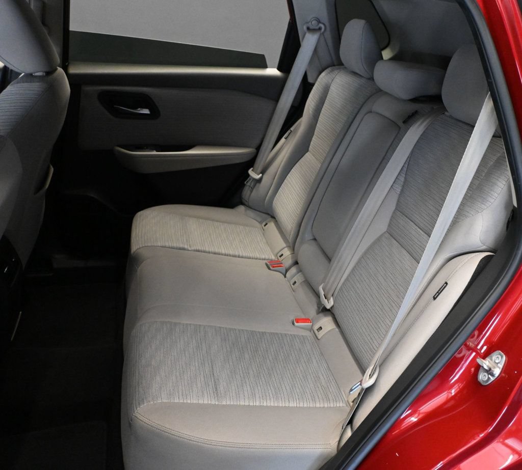 Used 2021 Nissan Rogue SV FWD image 18