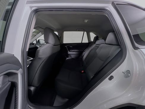 Used 2021 Toyota RAV4 XLE image 29