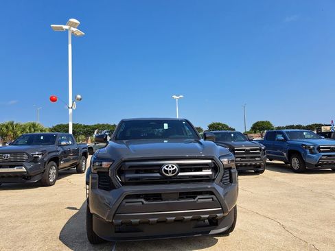 New 2026 Toyota Tacoma SR AWD/4WD image 2