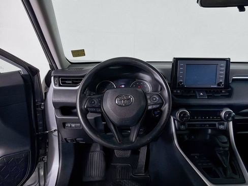 Used 2021 Toyota RAV4 XLE AWD/4WD image 19