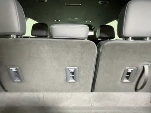 Used 2024 Chevrolet Traverse LS FWD image 13