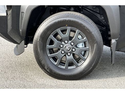 New 2026 Toyota 4Runner SR5 AWD/4WD image 33