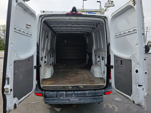 Used 2014 Mercedes-Benz Sprinter 2500 image 19