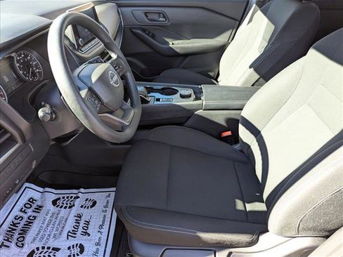 Used 2025 Nissan Rogue S image 15