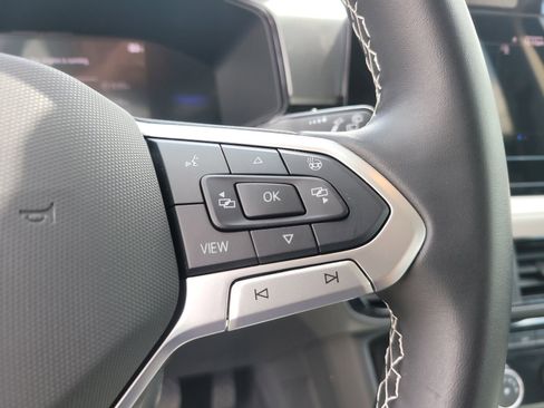 Used 2025 Volkswagen Taos S image 29