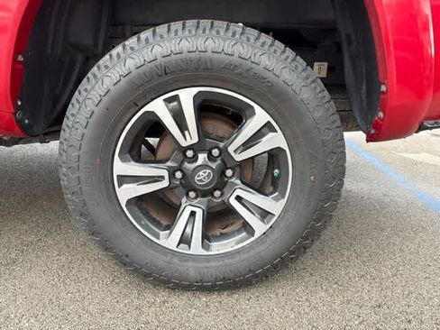 Used 2016 Toyota Tacoma TRD Sport w/ Exterior Package AWD/4WD image 20