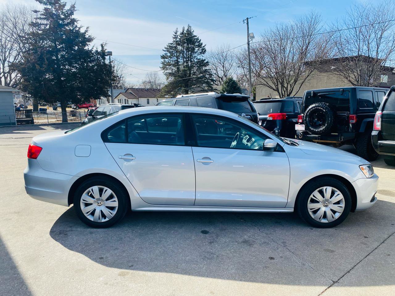 Used 2014 Volkswagen Jetta SE FWD image 2