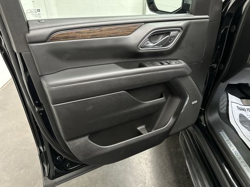 Used 2024 Chevrolet Suburban Premier image 22