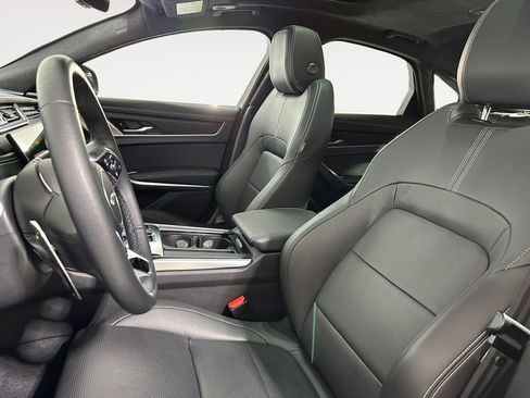 Used 2024 Jaguar XF R-Dynamic SE image 9