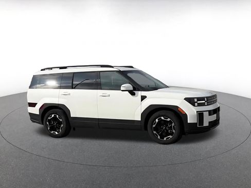 Used 2025 Hyundai Santa Fe SEL image 2