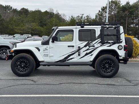 Used 2018 Jeep Wrangler Unlimited Sahara w/ Cold Weather Group image 6