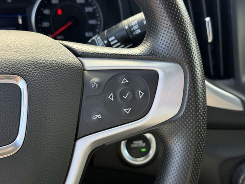 Used 2024 GMC Terrain SLE image 17